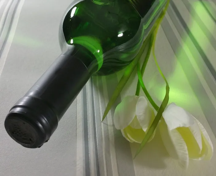 葡萄酒，白葡萄酒，瓶，郁金香，饮料，受益