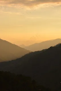 户外,山,森林,日落,雾,丘陵 户外,山,森林,日落,雾,丘陵
