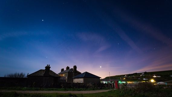 天空,草原,北极光,都市夜景,风景,晚上的房子