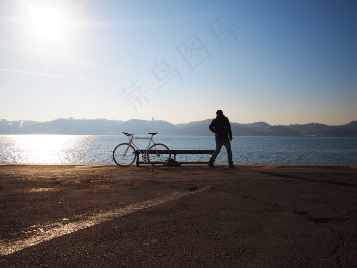 街道,轿车,天空,海洋,飞机,恐怖海阳光明媚的男人