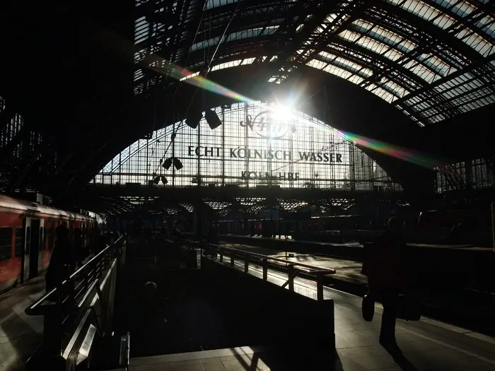 科隆，*车站，背光