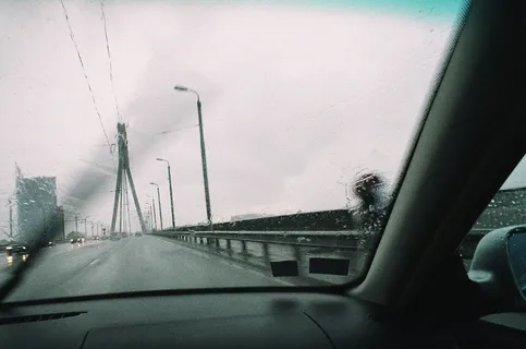 桥梁,浓雾,潜艇,轿车,公路,在雨中开车 桥梁,浓雾,潜艇,轿车,公路,在雨中开车