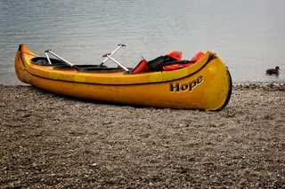 划独木舟，靴子，银行，海滩，路堤，桨