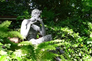 雕塑，神话人物，绿色人物