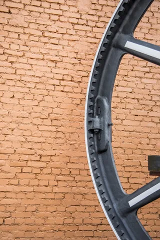 车轮，齿轮，墙，砌体，砖墙，力学