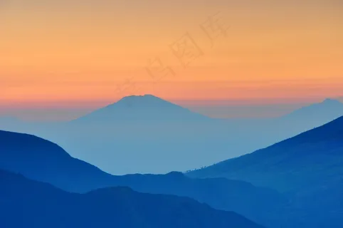 山峦,天空,模糊图片,卡通动漫人物,云雾,黎明山 山峦,天空,模糊图片,卡通动漫人物,云雾,黎明山
