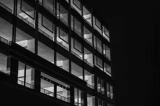 窗户,建筑,窗,城市街道,建筑照明,黑色和白色的夜晚大厦房子