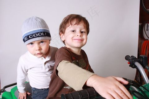 男孩，孩子们，在一起，玩，骑马，自行车，周期