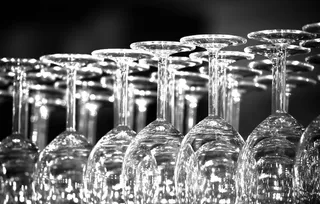 酒杯,烟灰缸,杯子,刺铁丝,啤酒杯,行的酒杯