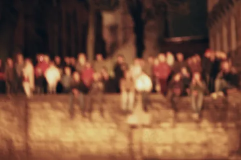 ,油画,龟兹乐舞,民俗活动,人们在晚上的图像模糊