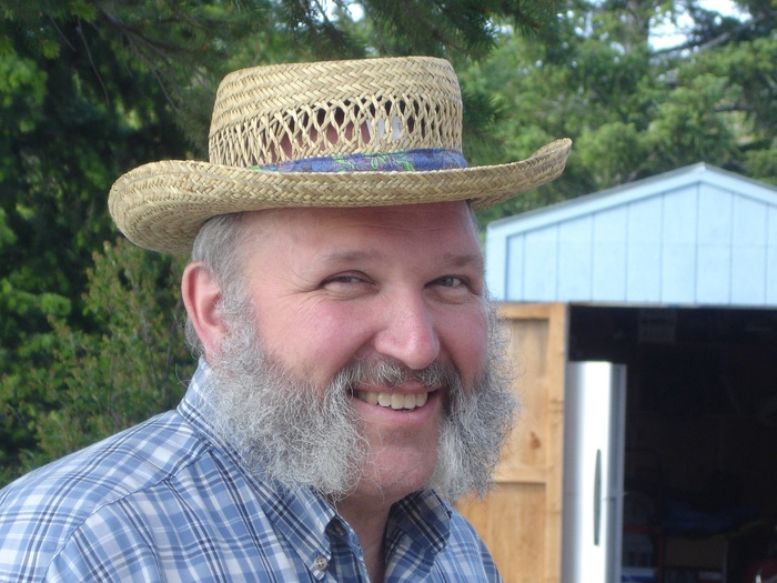 男子，帽子，快乐，笑，模糊的胡须，羊排