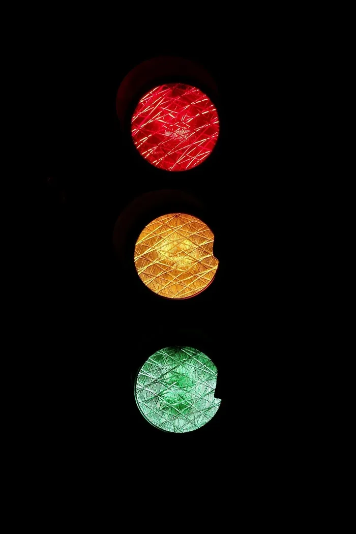 交通灯，道路标志，红色，黄色，绿色，等待，走