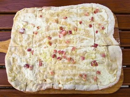 TarteFlambée,TarteFlambèe,阿尔萨斯,特色菜,普法尔茨州 TarteFlambée,TarteFlambèe,阿尔萨斯,特色菜,普法尔茨州