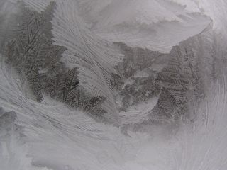 结冰，冬天的窗户，窗户上的霜