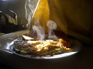 食物,生日蜡烛,台灯,工艺品,玻璃杯,周六早上