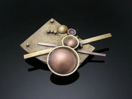 黄铜，胸针，球类作品