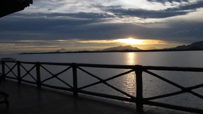 日落，瓜拉基萨巴，海滩，三月