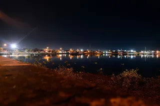 瘤胃，亚齐，Lhokseumawe，印度尼西亚，夜，光