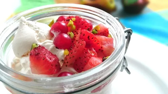 蛋白甜饼，水果，甜