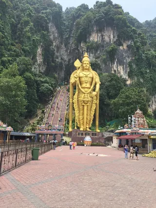 黑风洞，佛教寺庙，印度，山