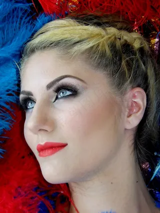 女孩，金发，蓝眼睛，美女，肖像，羽毛