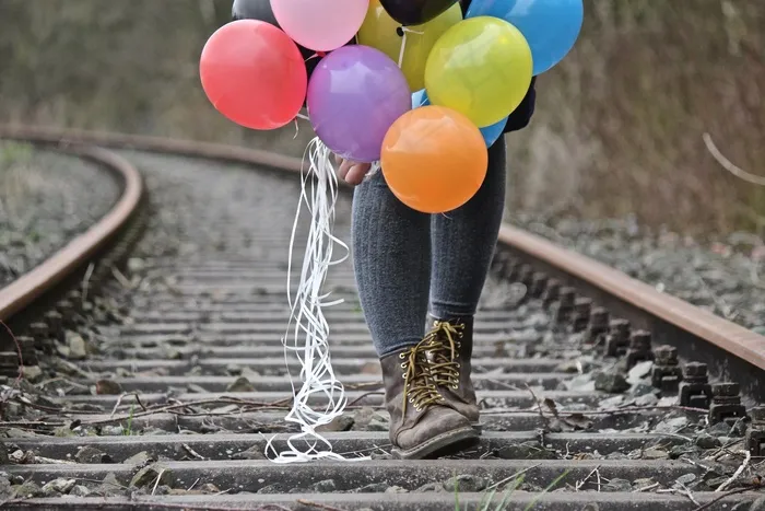 鞋子，靴子，铁轨，自然，颜色，气球
