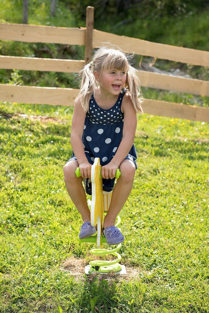 人，人，儿童，女孩，金发，看到了，游乐场