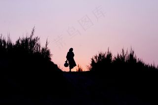 剪影，日落，景观，女人，水，河