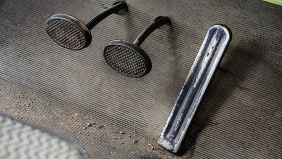 汽车，驾驶，汽油，刹车，离合器，踏板，汽车