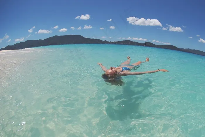 人物活动,虫子,海洋,飞机,自然公园,漂浮在海上的妇女在晴天