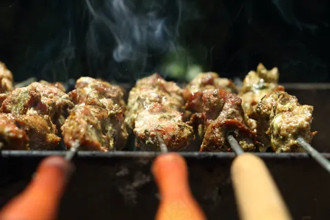 Pinchitos,小牛肉,肉,烧烤炉,烧烤炉,烤串,晚餐 Pinchitos,小牛肉,肉,烧烤炉,烧烤炉,烤串,晚餐