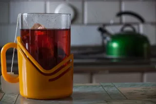 茶杯，锅炉，瓷砖炉灶，怀旧之情，厨房