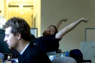 人物活动,室内一角,手枪,教室,美女,伸展运动