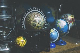 工艺品,酒,瓶子,弹力球,功夫茶具,地球仪的古代模型