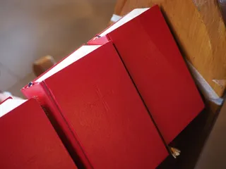 歌曲书籍，书籍，唱歌，歌曲，教堂，赞美诗，红色