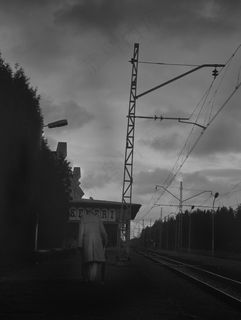 天空,建筑工地,工地,塔吊,雨云,老人在火车站