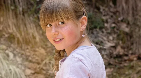 人，人类，儿童，女孩，金发，微笑，脸，出