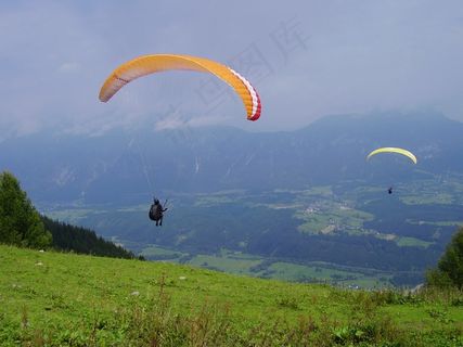 滑翔伞，克恩顿州，草地，开始