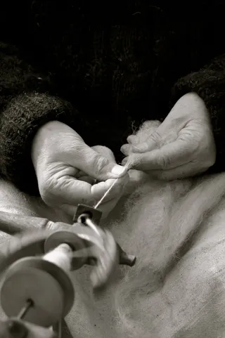 旋转，手纺车，手，工艺，黑色，白色