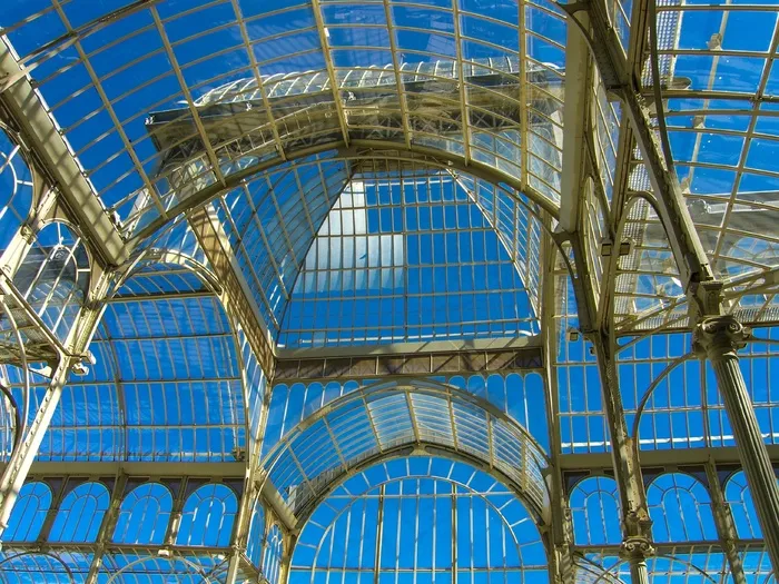 现代建筑,鸟类,游乐场,过山车,笼子,玻璃天花板的构造