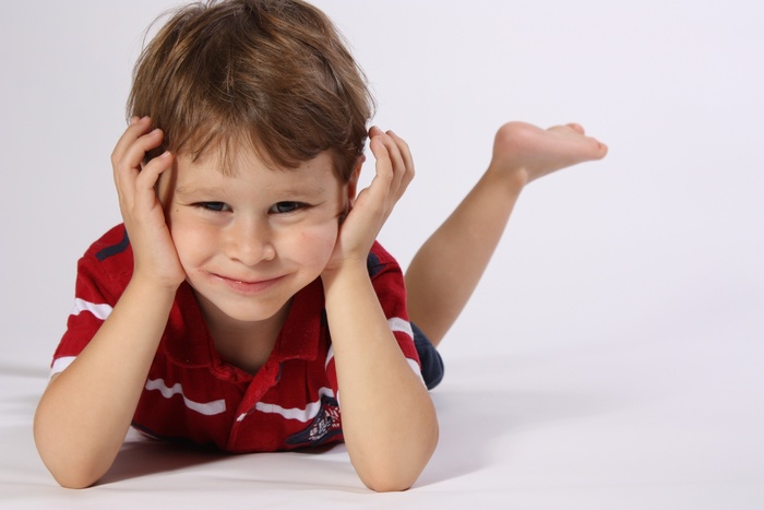 男孩，蹒跚学步，孩子们，快乐，微笑，微笑，笑