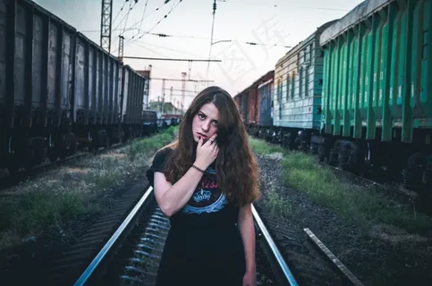 Duvushka,火车,意见,头发,裙子,美容,样式,女孩 Duvushka,火车,意见,头发,裙子,美容,样式,女孩