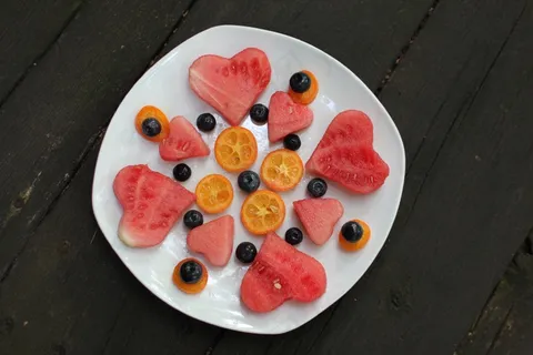 西瓜,蓝莓,水果,盘子,白色,木材 西瓜,蓝莓,水果,盘子,白色,木材