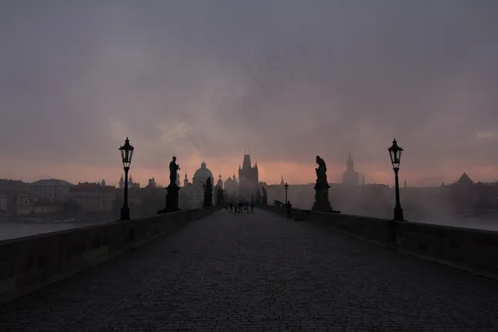 建筑,天空,历史遗迹,江河,街道,黎明与城市背景下的主轴