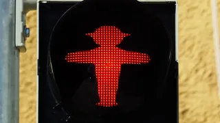 交通灯，行人天桥，小绿人