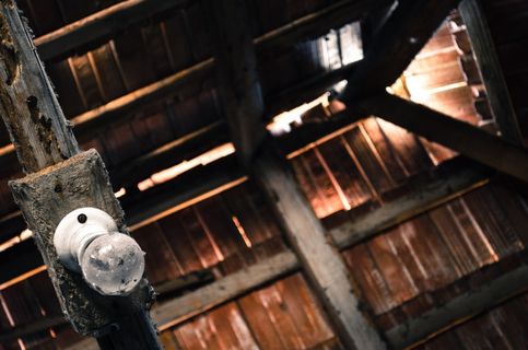 阁楼，皮斯，旧阁楼，瓷砖，素姬在吃