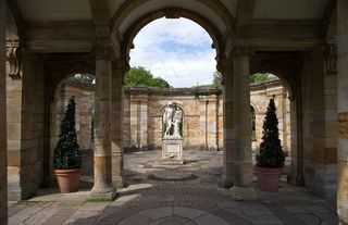 霍夫城堡，肯特，英国，意大利花园，大理石雕像