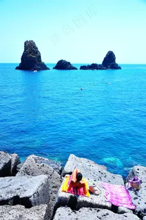 海洋,湖泊,江河,卡通动漫人物,屏幕截图,放松在海边岩石上的女人