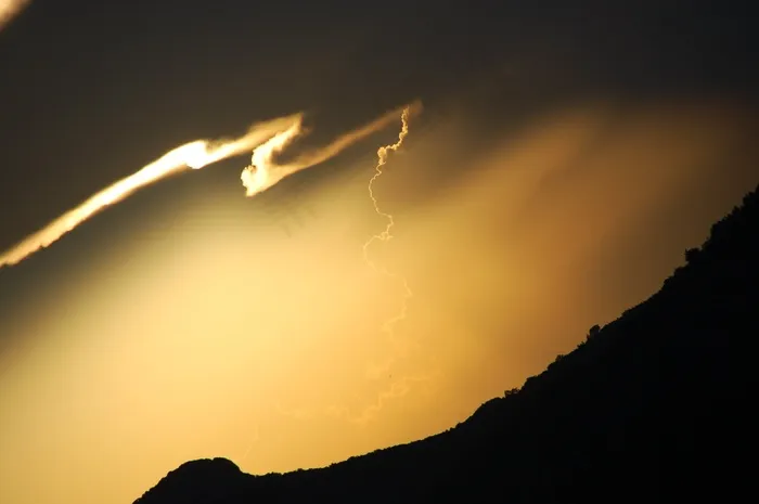 天空，傍晚的天空，云
