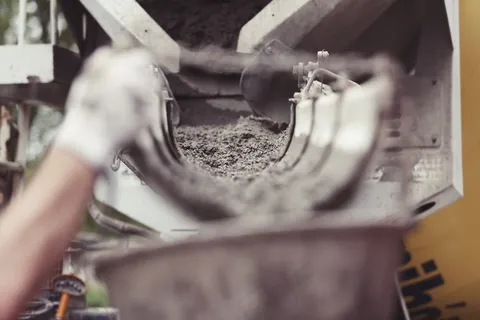 人物特写,锁,电唱盘,鼓手,后视镜,建筑工人操作混凝土搅拌车 人物特写,锁,电唱盘,鼓手,后视镜,建筑工人操作混凝土搅拌车